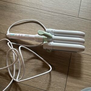 Mane 1.25 triple barrel hair waver